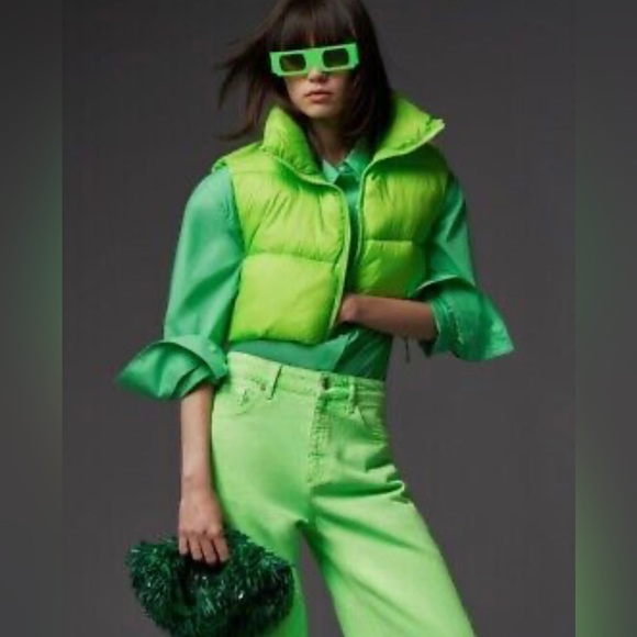 ZARA Women’s Neon Green Crop Puffer Vest! - Picture 1 of 14
